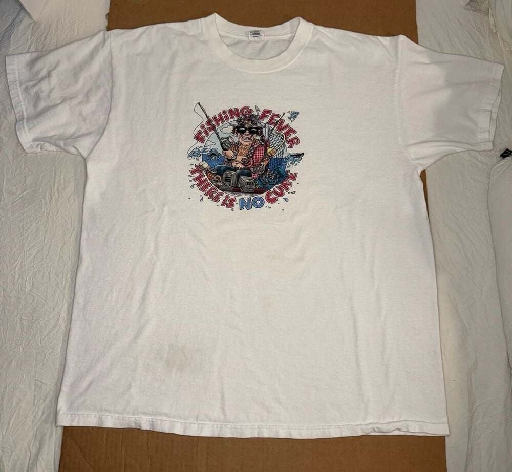 Vintage Anvil Fishing Fever There Is No Cure Graphic T-Shirt XL